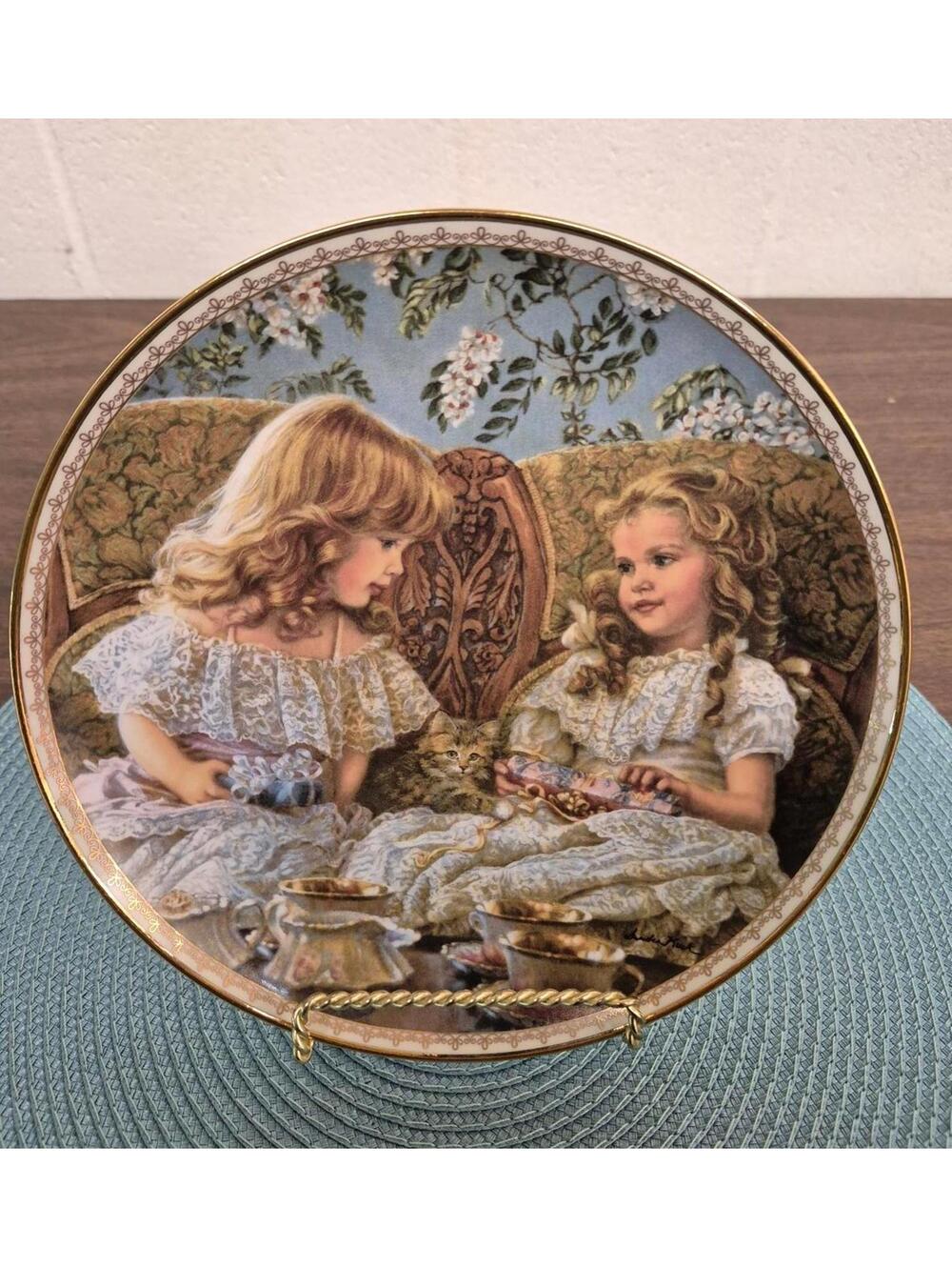 Limited Edition Collector Plate 'Best Friends' by Sandra Kuck